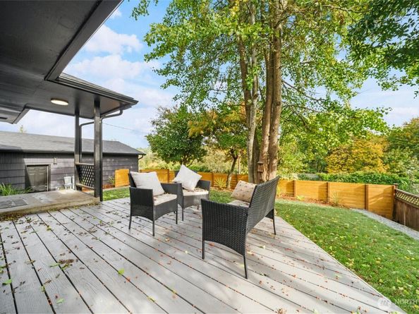 3503 Meadow Avenue N, Renton WA 98056