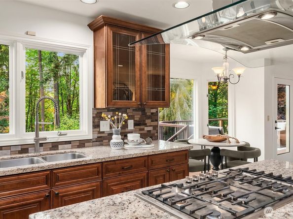 16707 NE 124th Street, Redmond WA 98052