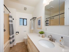 18344 Wallingford Avenue N, Shoreline WA 98133