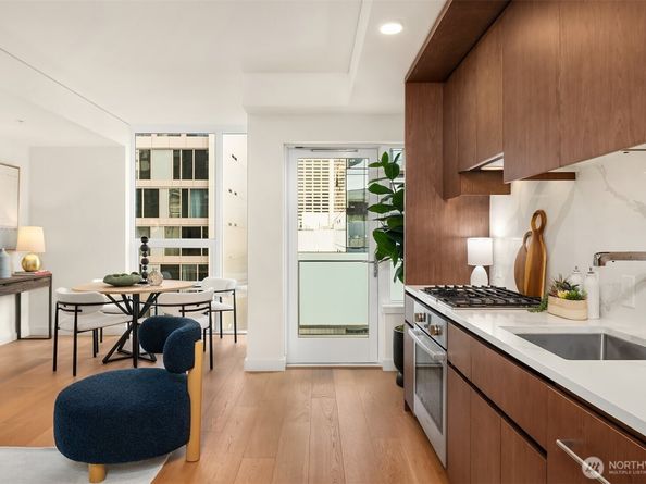 121 Stewart Street 1204, Seattle WA 98011