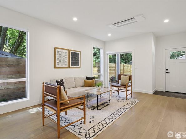 11737 38th Avenue NE A, Seattle WA 98125