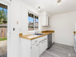 15028 108th Place NE, Bothell WA 98011