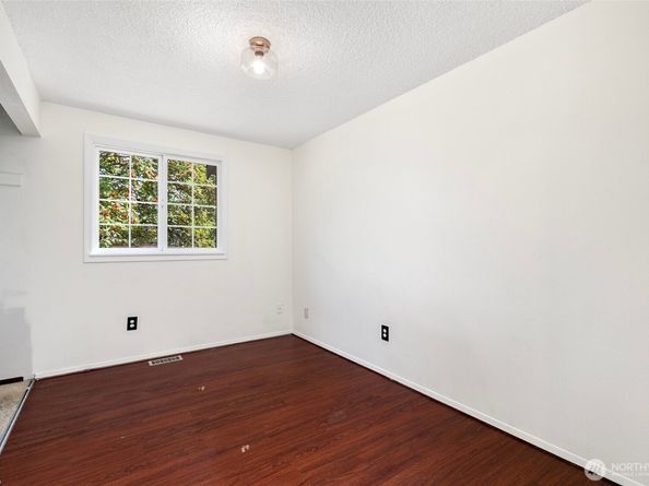 15028 108th Place NE, Bothell WA 98011