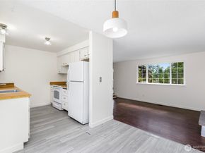 15028 108th Place NE, Bothell WA 98011