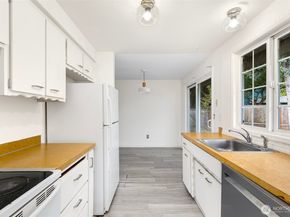 15028 108th Place NE, Bothell WA 98011
