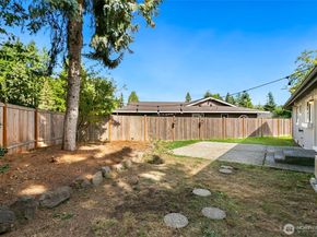 15028 108th Place NE, Bothell WA 98011