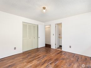 15028 108th Place NE, Bothell WA 98011