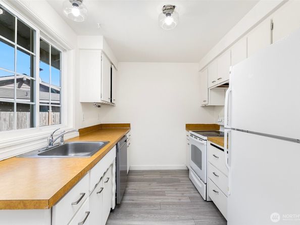 15028 108th Place NE, Bothell WA 98011