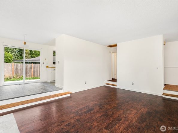 15028 108th Place NE, Bothell WA 98011