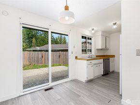 15028 108th Place NE, Bothell WA 98011