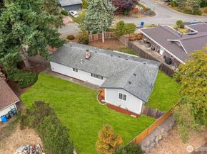 15028 108th Place NE, Bothell WA 98011