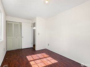 15028 108th Place NE, Bothell WA 98011