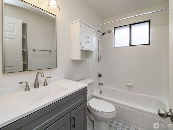 4917 S 315th Place, Auburn WA 98001