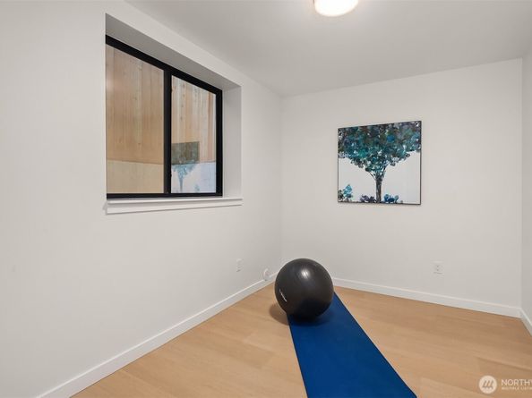 6214 40th Avenue NE, Seattle WA 98115