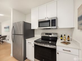 6214 40th Avenue NE, Seattle WA 98115