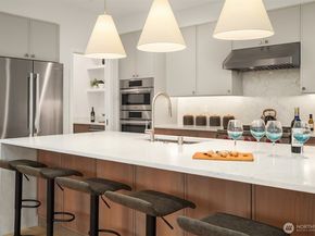 6214 40th Avenue NE, Seattle WA 98115