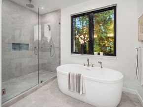 6214 40th Avenue NE, Seattle WA 98115