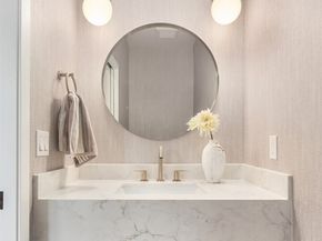 6214 40th Avenue NE, Seattle WA 98115