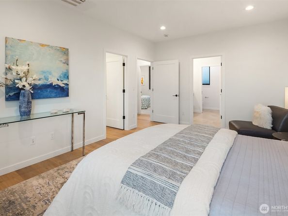 6214 40th Avenue NE, Seattle WA 98115