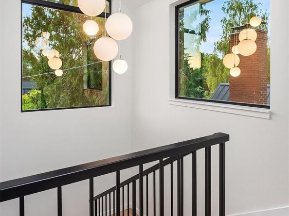 6214 40th Avenue NE, Seattle WA 98115