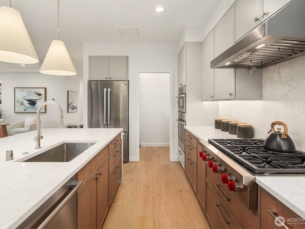 6214 40th Avenue NE, Seattle WA 98115