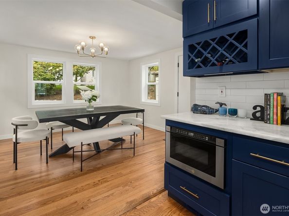 2823 36th Avenue W, Seattle WA 98199