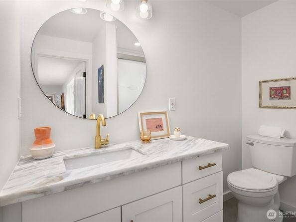2823 36th Avenue W, Seattle WA 98199