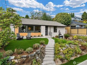 2823 36th Avenue W, Seattle WA 98199