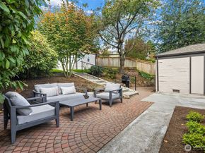 2823 36th Avenue W, Seattle WA 98199