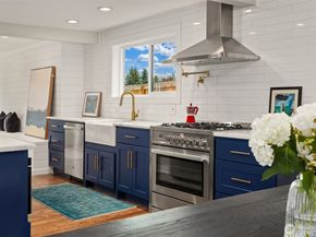 2823 36th Avenue W, Seattle WA 98199