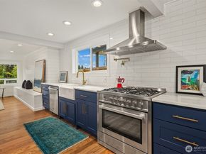 2823 36th Avenue W, Seattle WA 98199