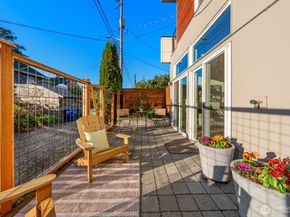 1123 16th Avenue, Seattle WA 98122