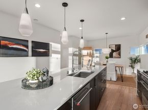 1123 16th Avenue, Seattle WA 98122