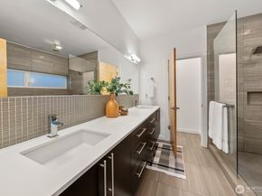 1123 16th Avenue, Seattle WA 98122