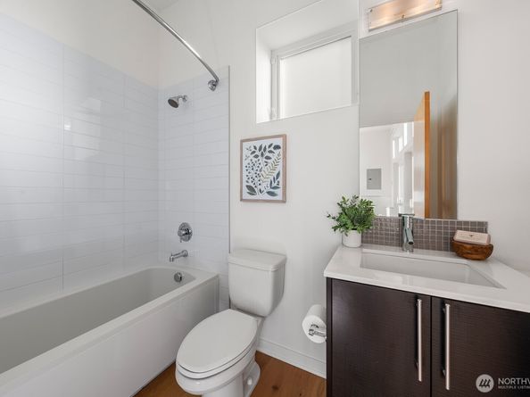1123 16th Avenue, Seattle WA 98122