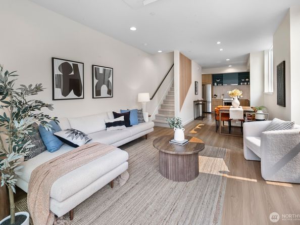 318 B Bellevue Avenue E, Seattle WA 98102