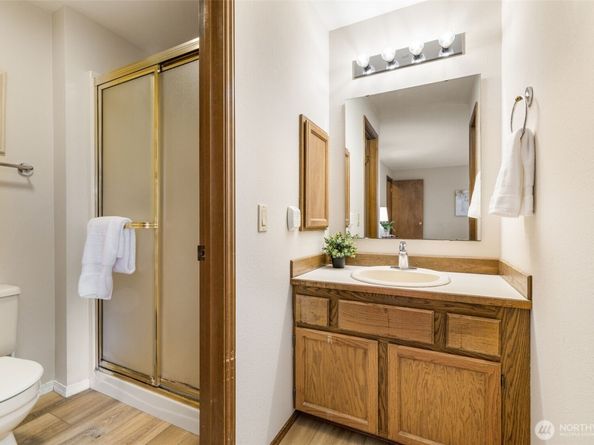 200 SW 327th Place, Federal Way WA 98023