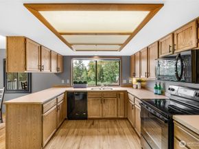 200 SW 327th Place, Federal Way WA 98023