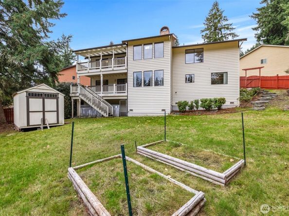200 SW 327th Place, Federal Way WA 98023