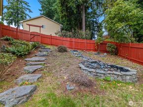 200 SW 327th Place, Federal Way WA 98023
