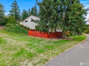 200 SW 327th Place, Federal Way WA 98023