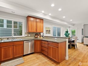 121 21st Avenue E C, Seattle WA 98112