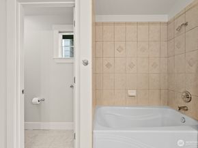 121 21st Avenue E C, Seattle WA 98112