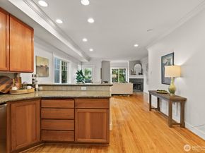 121 21st Avenue E C, Seattle WA 98112