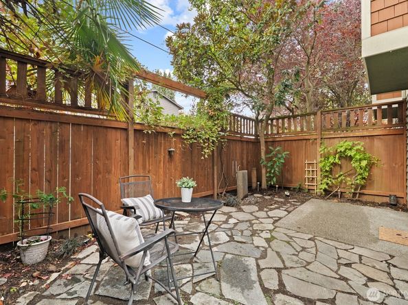 121 21st Avenue E C, Seattle WA 98112