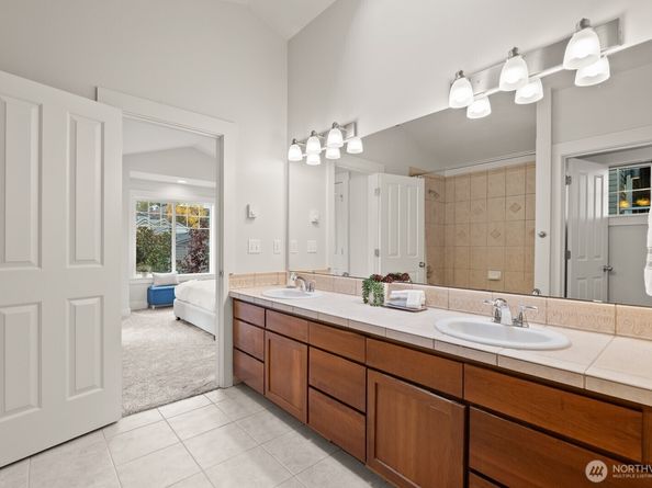 121 21st Avenue E C, Seattle WA 98112