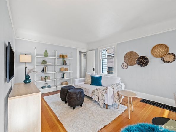 4602 S Chicago Street, Seattle WA 98118