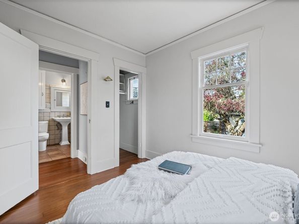 4602 S Chicago Street, Seattle WA 98118