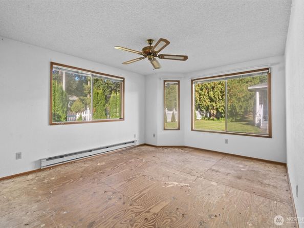 32713 1st Place S  236, Federal Way WA 98003