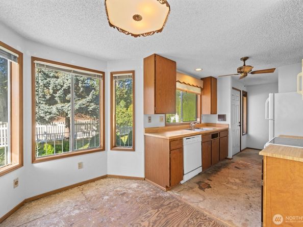 32713 1st Place S  236, Federal Way WA 98003